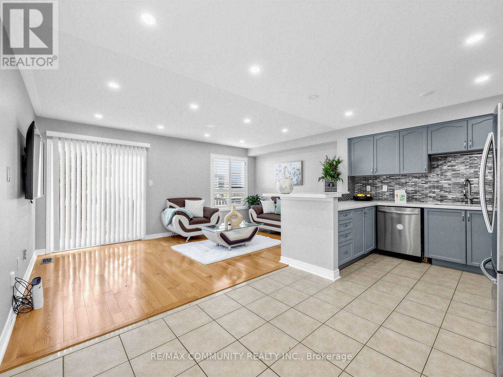 45 Tozer Crescent, Ajax, ON photo 11