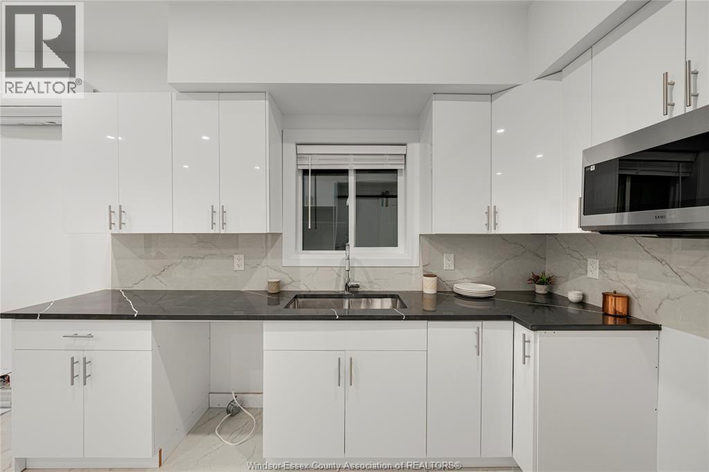 665 ALEXANDRINE STREET - 35