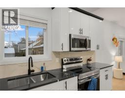 Living room - 665 Alexandrine Street, Windsor, ON N8X3C1 Photo 11