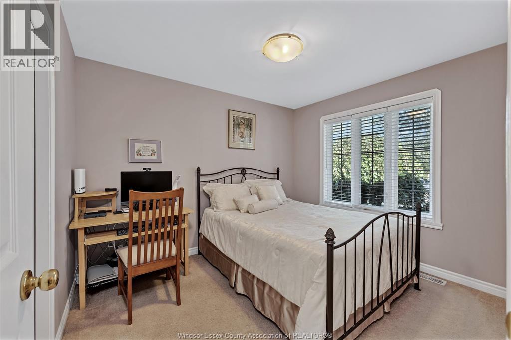2207 KATELLA - 13