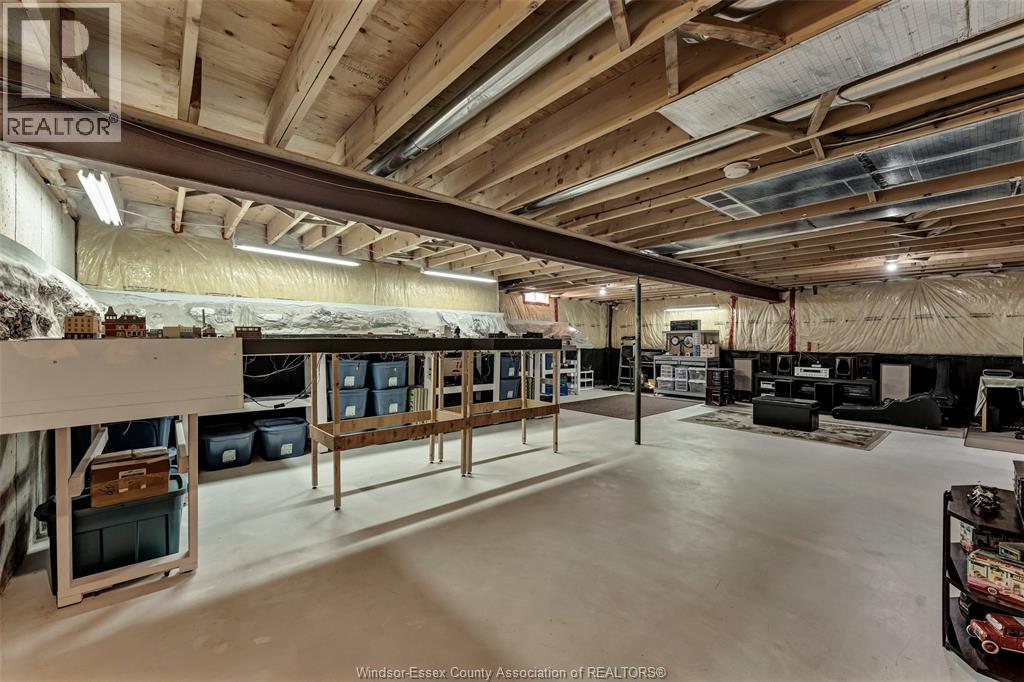 2207 KATELLA - 15