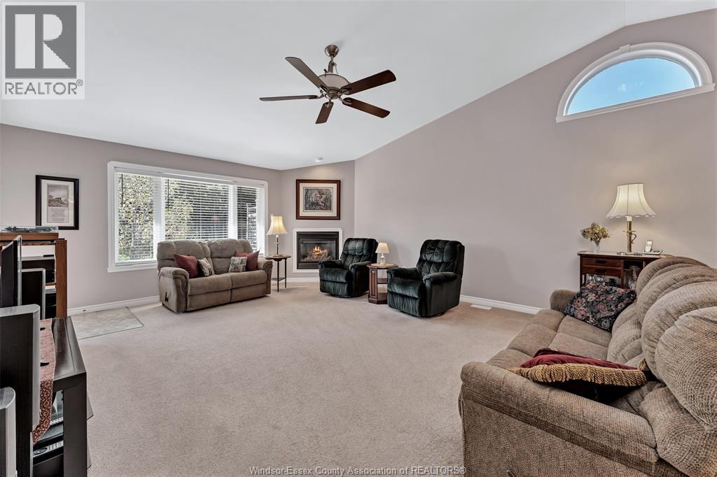 2207 KATELLA - 5