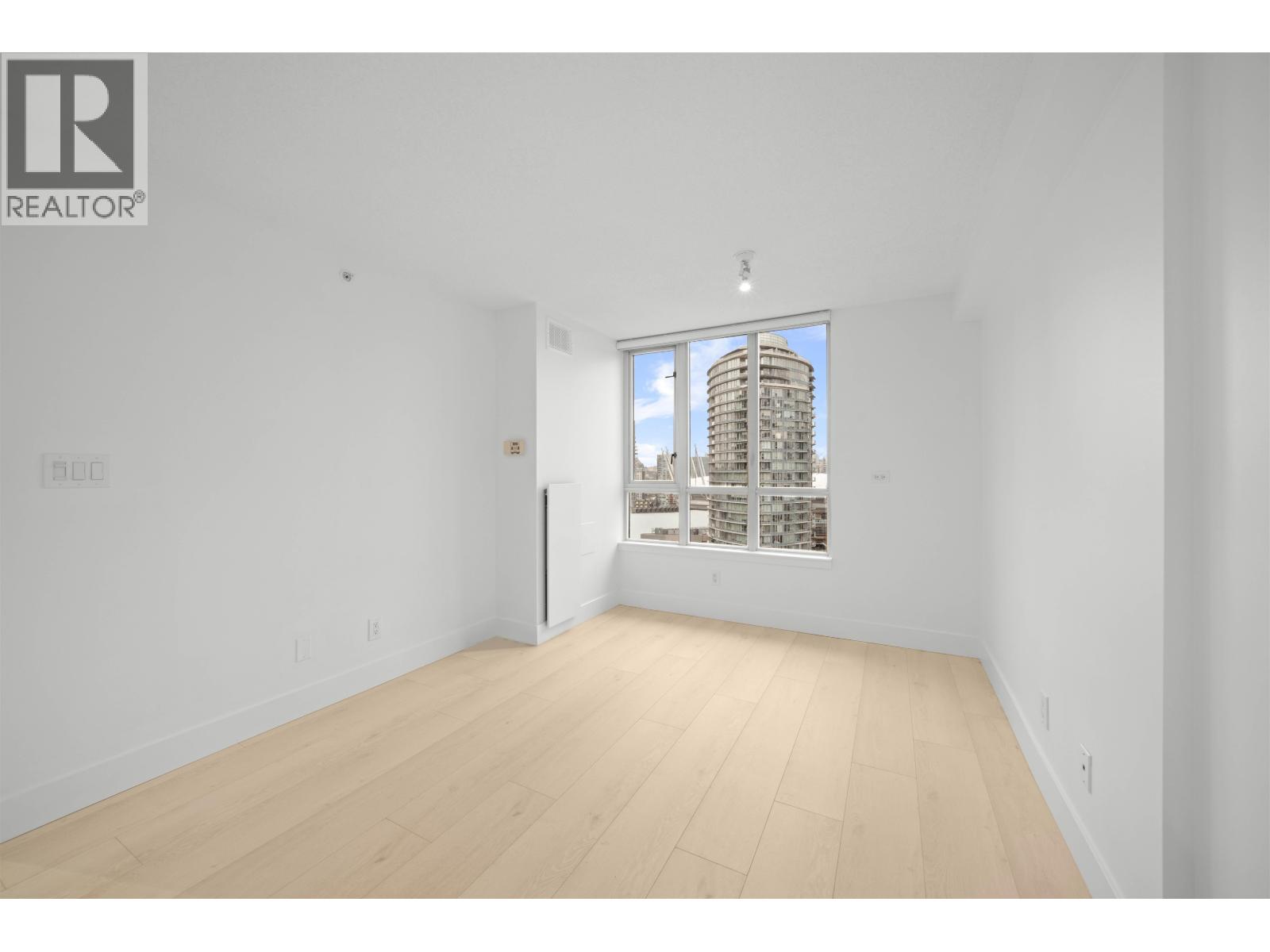 Photo of 2501 63 KEEFER PLACE 19
