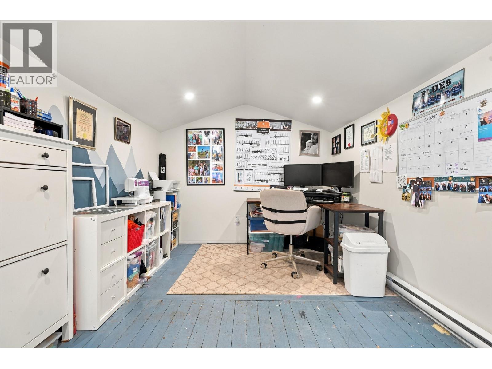 5734 PEBBLE CRESCENT, Sechelt