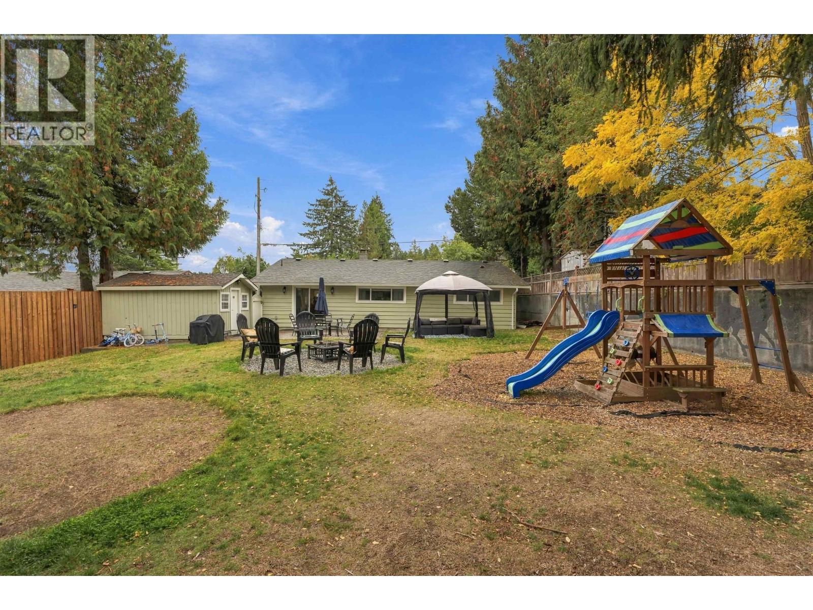 5734 PEBBLE CRESCENT, Sechelt