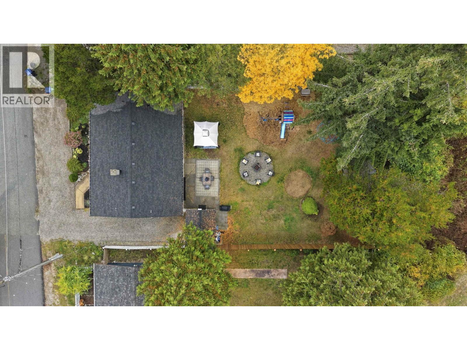 5734 PEBBLE CRESCENT, Sechelt