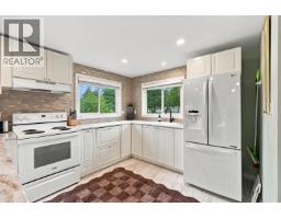 5734 Pebble Crescent, Sechelt, BC V0N3A0 Photo 17