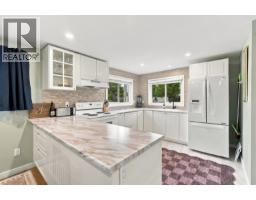 5734 Pebble Crescent, Sechelt, BC V0N3A0 Photo 21