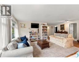 5734 Pebble Crescent, Sechelt, BC V0N3A0 Photo 7