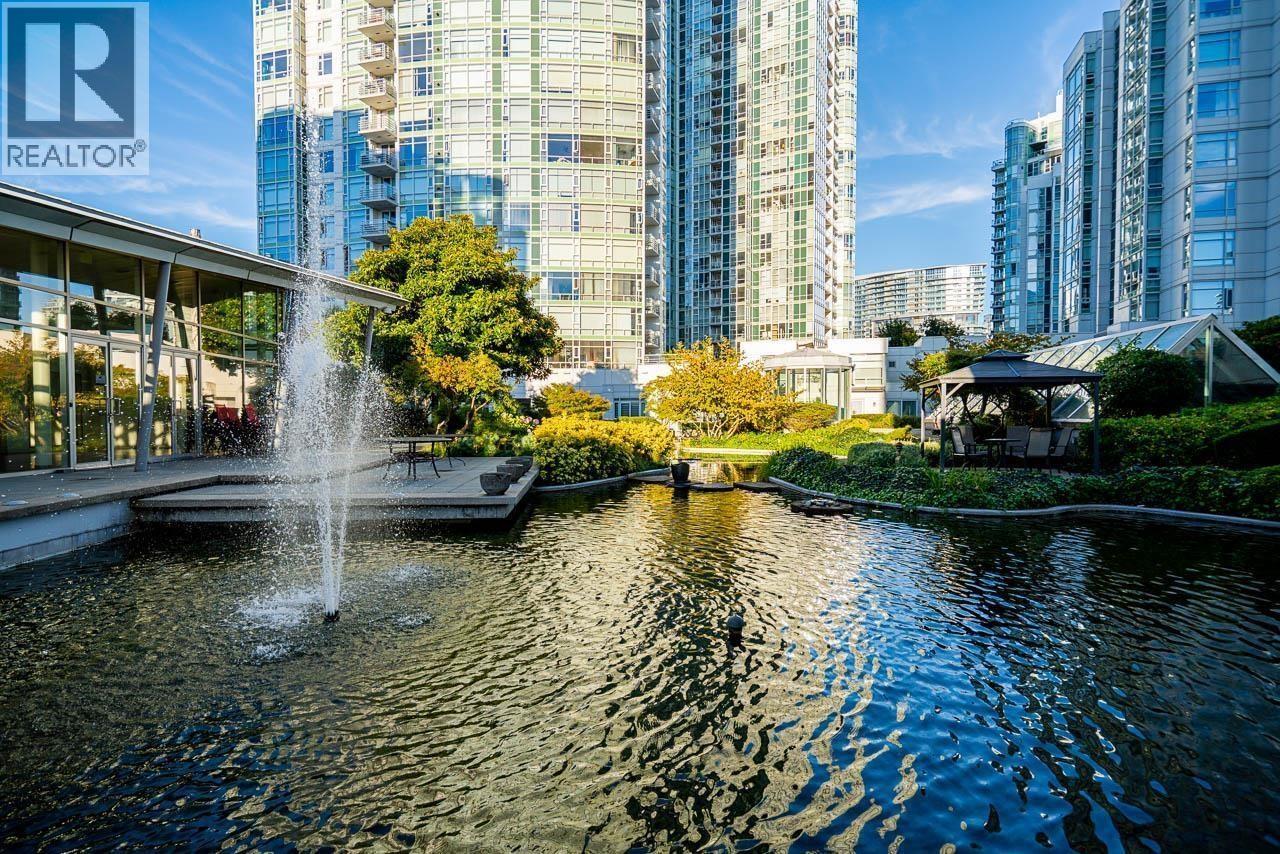 906 189 DAVIE STREET, Vancouver - Image 1