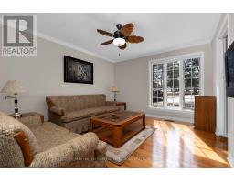 Living room - 3143 South Sparrow Lake Road, Severn, ON L0K2B0 Photo 9