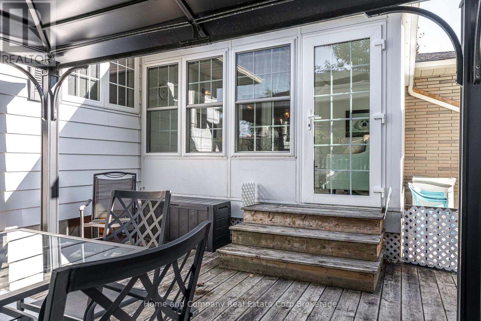 148 STRACHAN STREET - Image 32