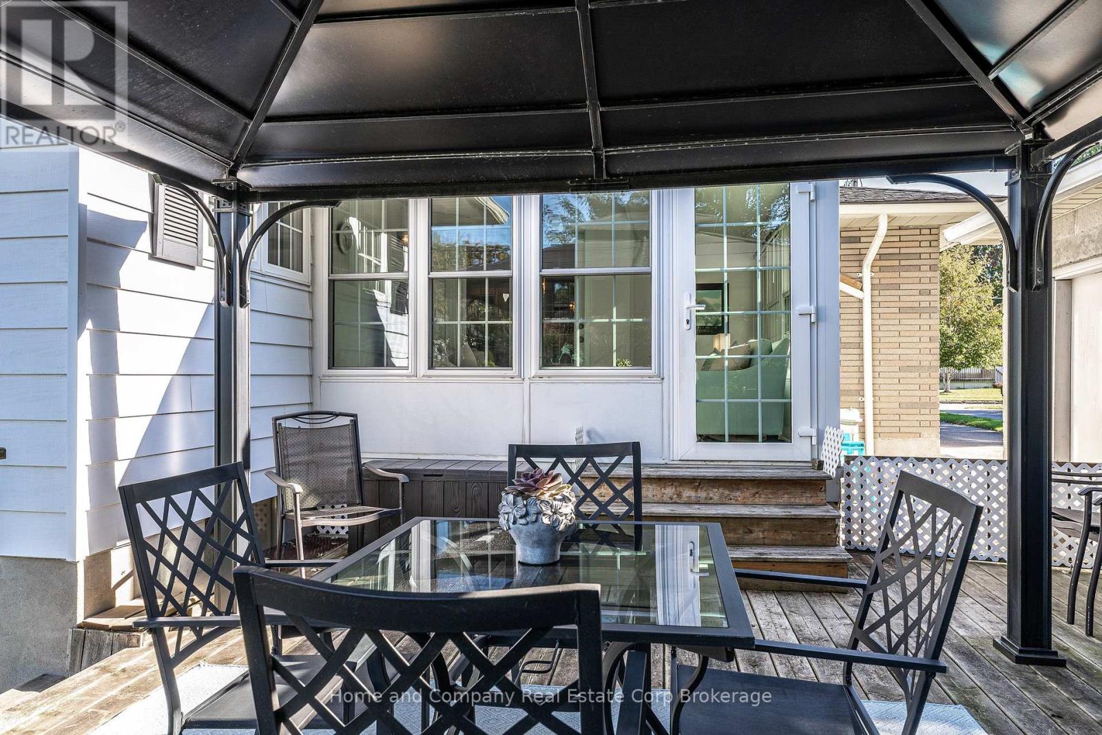 148 STRACHAN STREET - Image 33