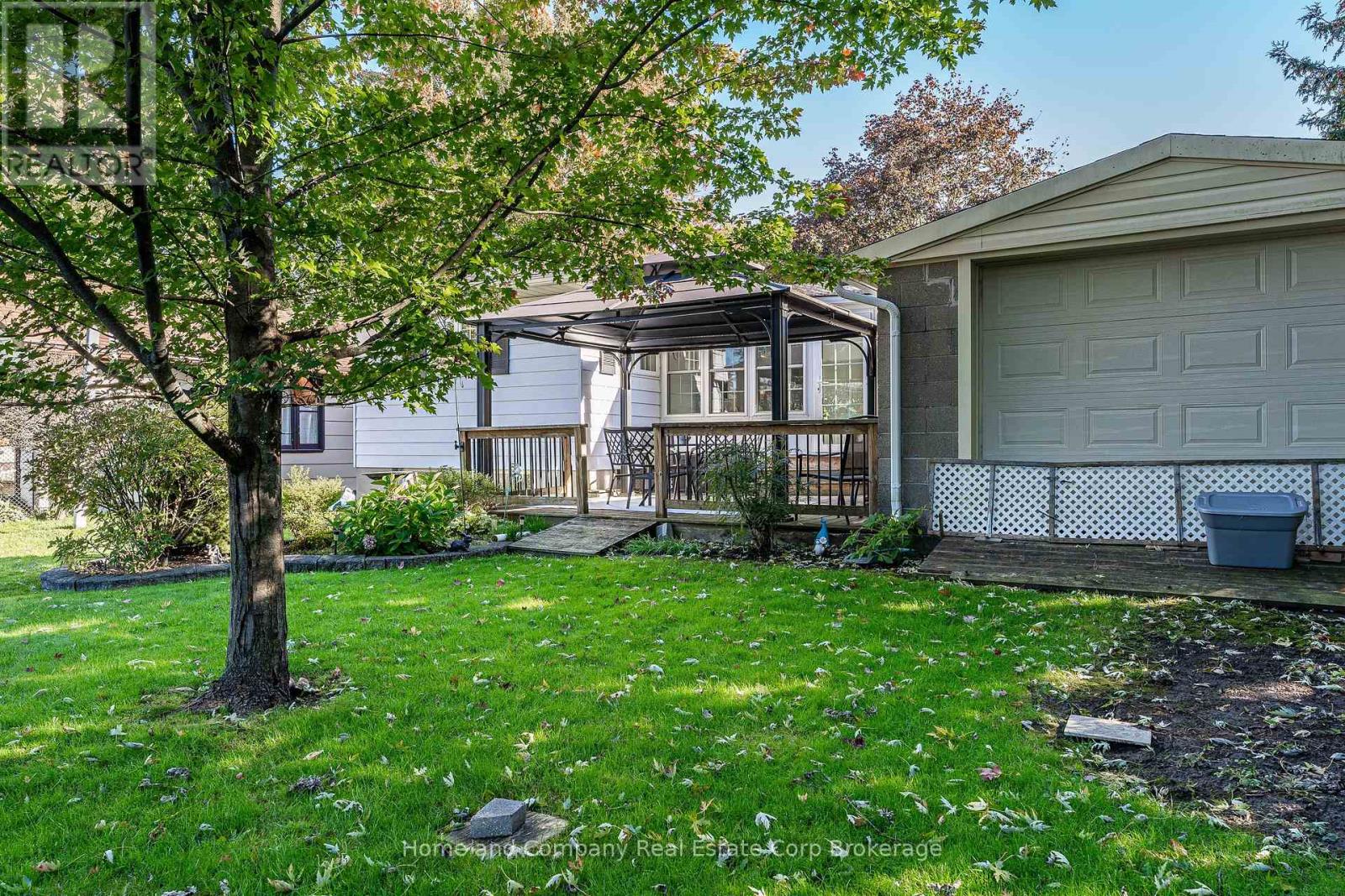 148 STRACHAN STREET - 35