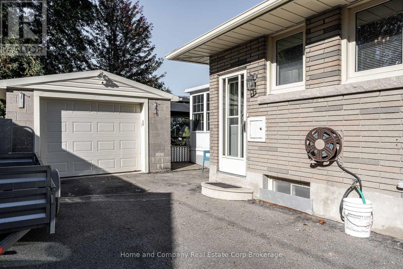 148 STRACHAN STREET - Image 38