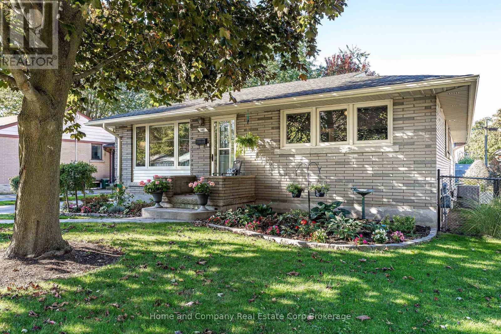 148 STRACHAN STREET - 6