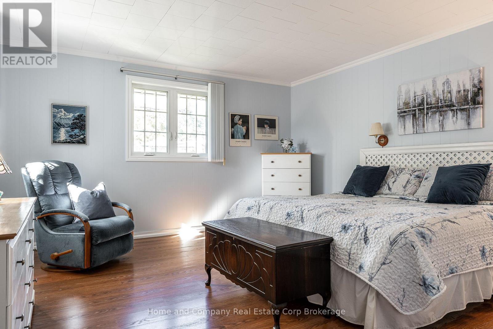 148 STRACHAN STREET - 9