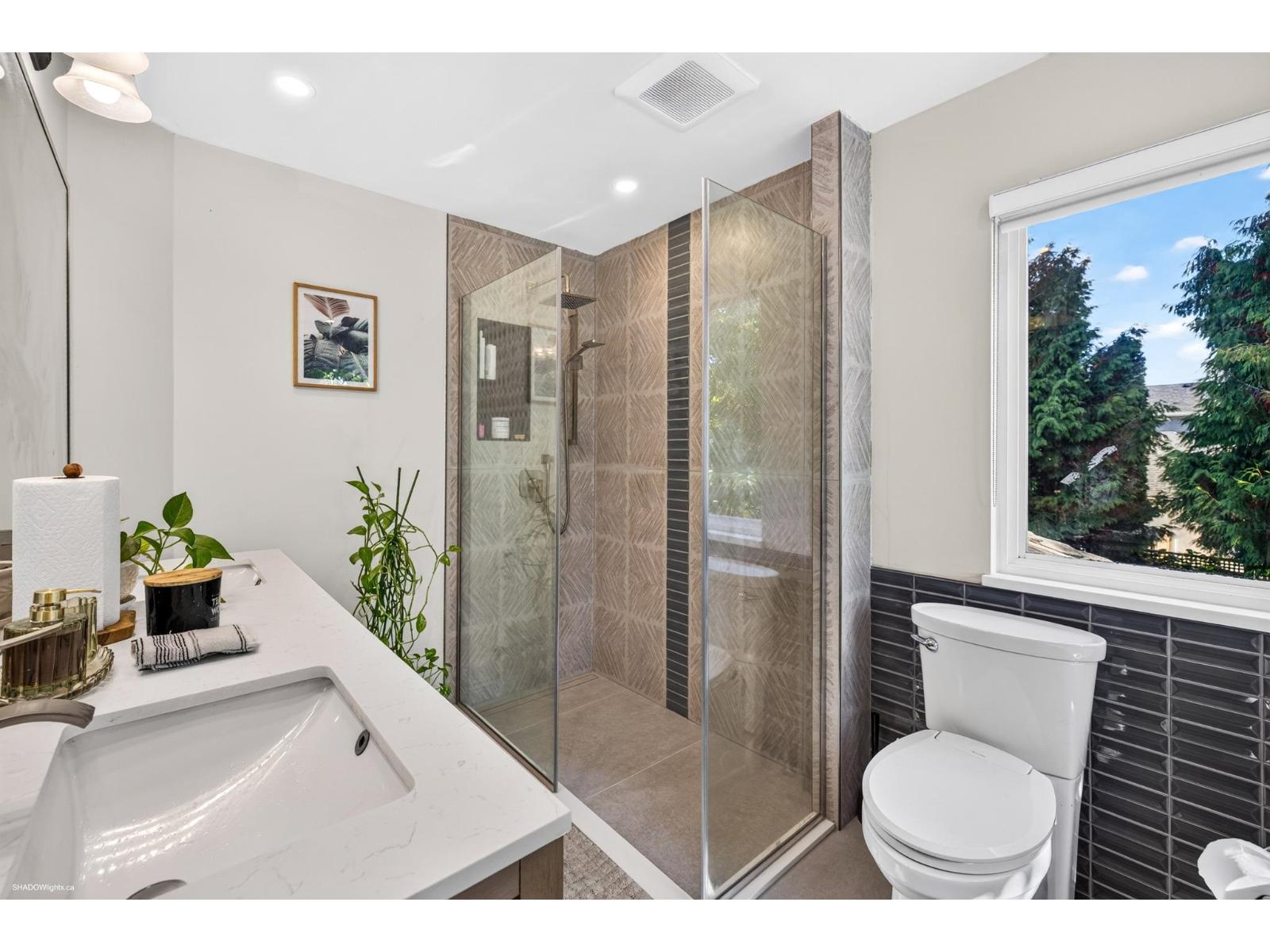 Photo of 6308 122A STREET 30