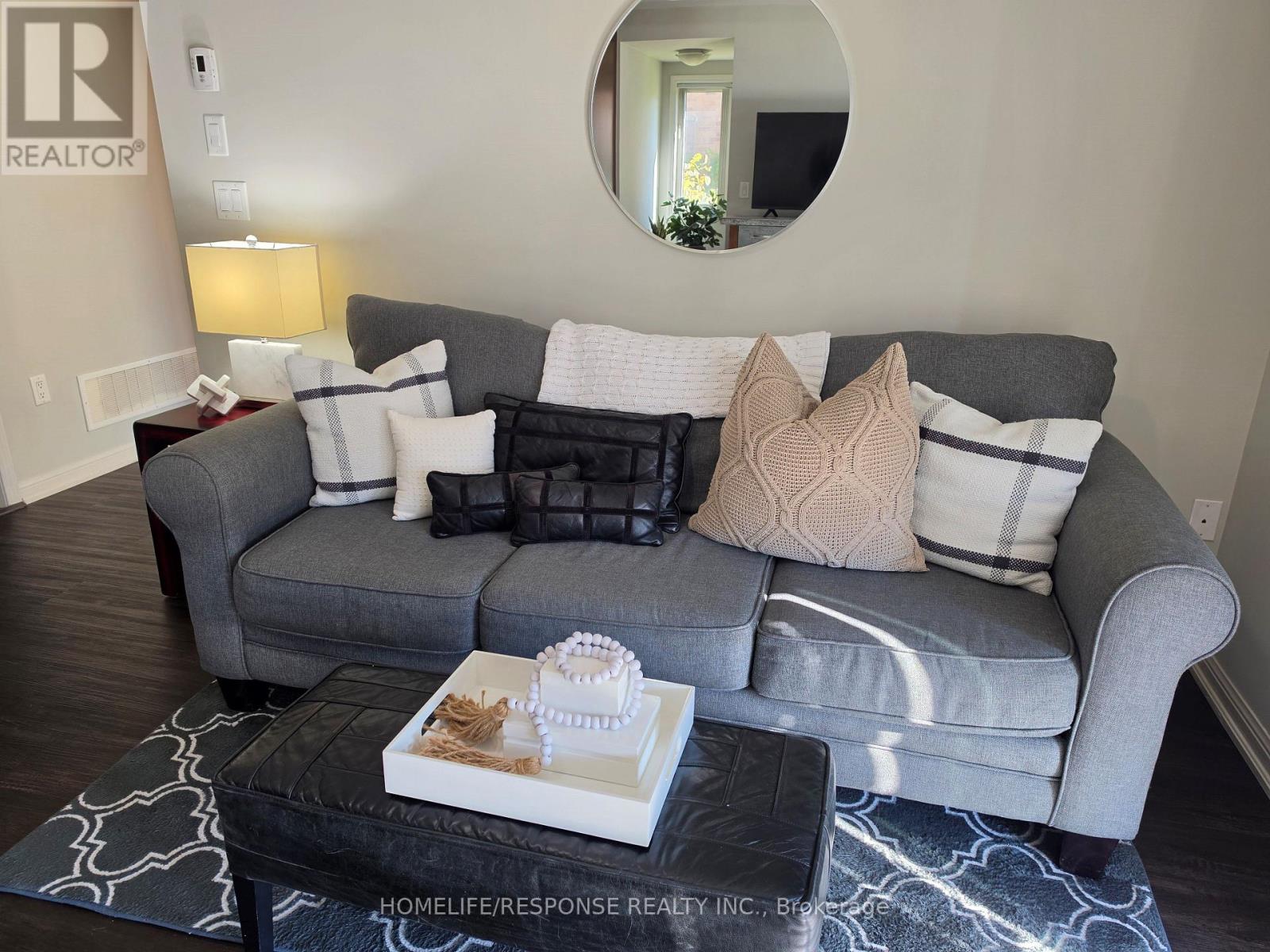 #5 3175 BOXFORD CRESCENT - 12