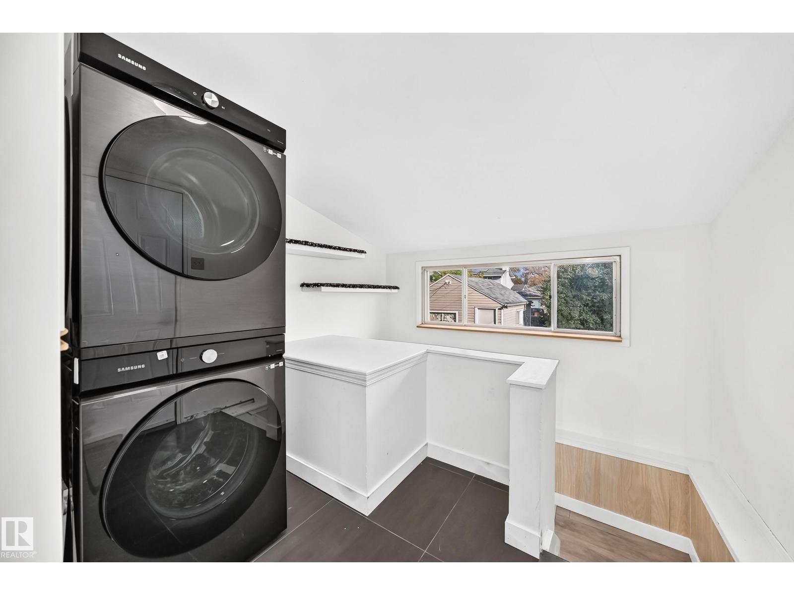 9506 72 AV NW - 31