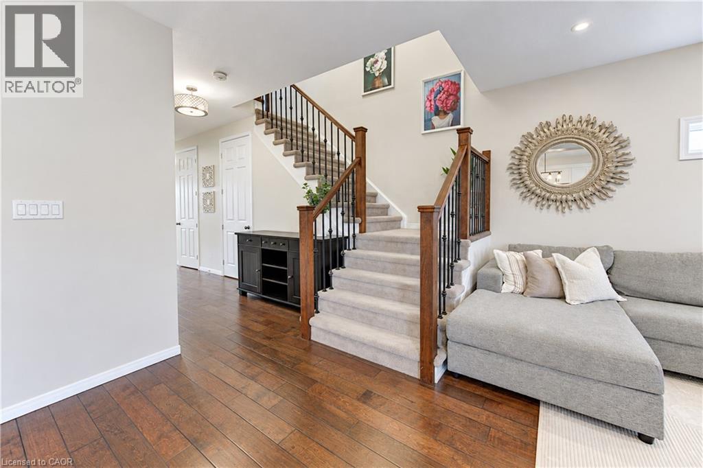 541 Brittania Crescent — photo 17