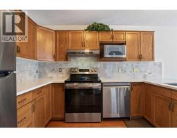 302 Mt Mckenzie Gardens Se, Calgary, AB T2Z2P9 Photo 17