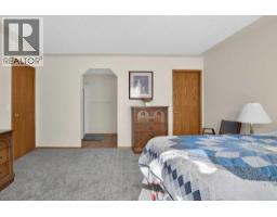 302 Mt Mckenzie Gardens Se, Calgary, AB T2Z2P9 Photo 25
