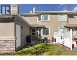 302 Mt Mckenzie Gardens Se, Calgary, AB T2Z2P9 Photo 35