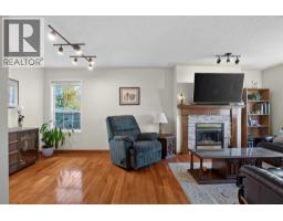 4pc Bathroom - 302 Mt Mckenzie Gardens Se, Calgary, AB T2Z2P9 Photo 8