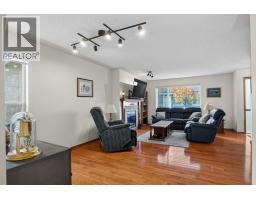 302 Mt Mckenzie Gardens Se, Calgary, AB T2Z2P9 Photo 9