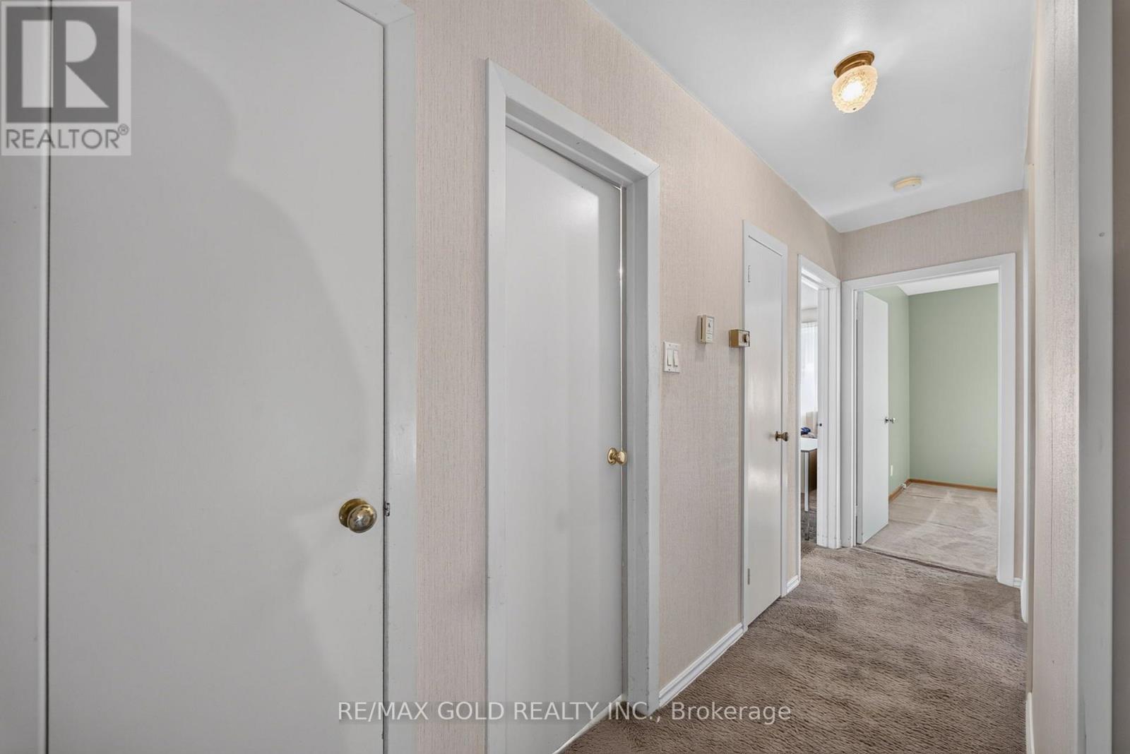 27 ALDERBURY CRESCENT - 22