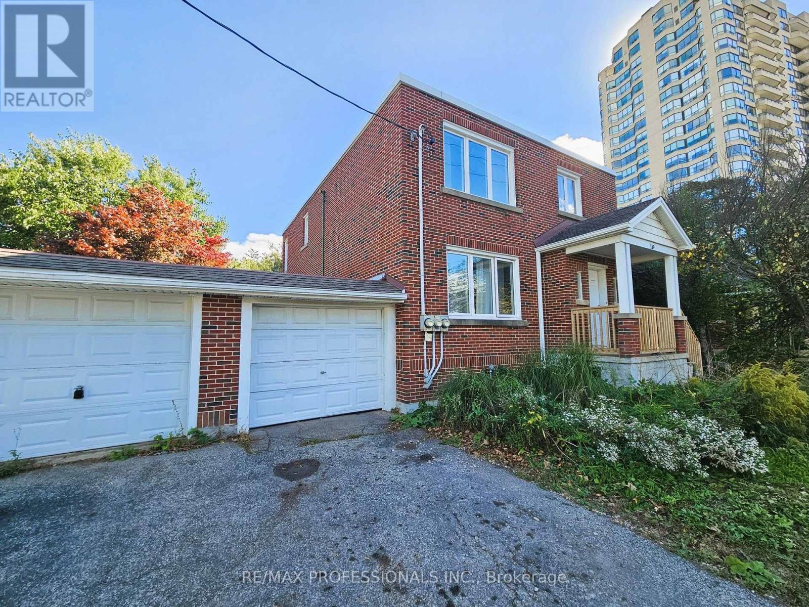 A-UPPER - 119 ERB STREET E — photo 2
