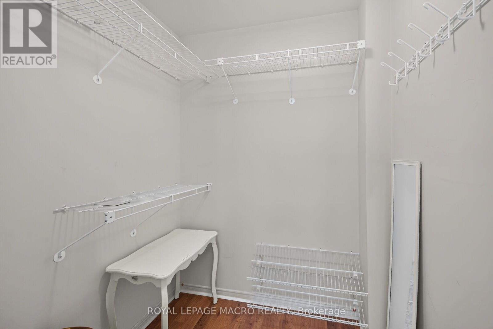 #4 4108 LOGANBERRY COURT - 29