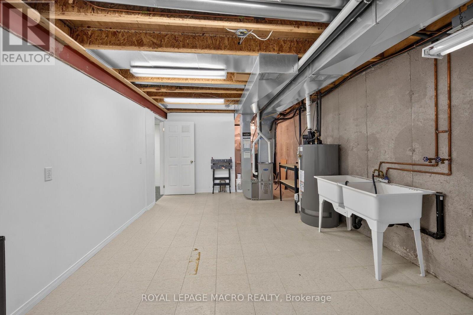 #4 4108 LOGANBERRY COURT - 46
