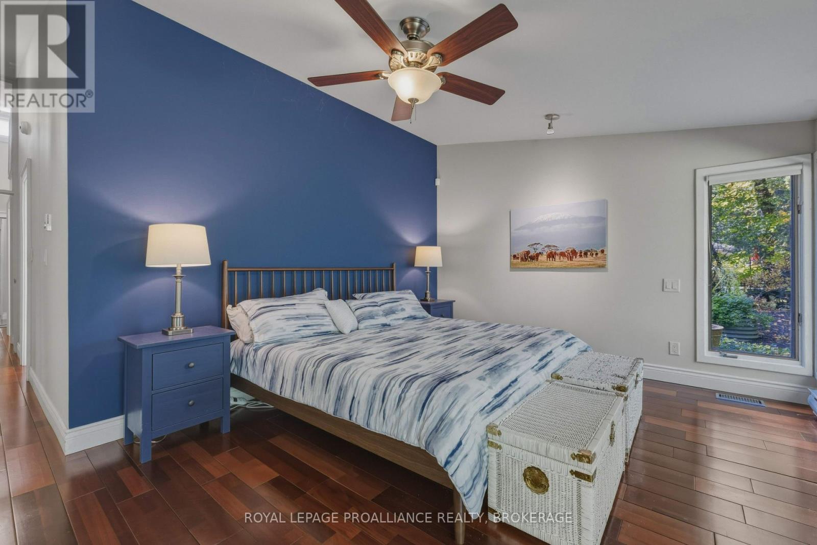 27 RIVERSIDE DRIVE - 32