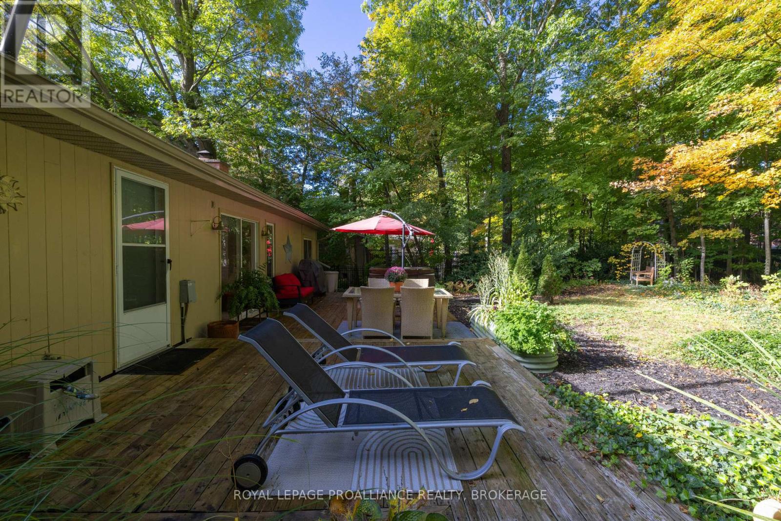 27 RIVERSIDE DRIVE - 39