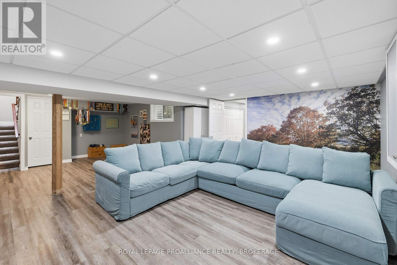 27 RIVERSIDE DRIVE - Image 35