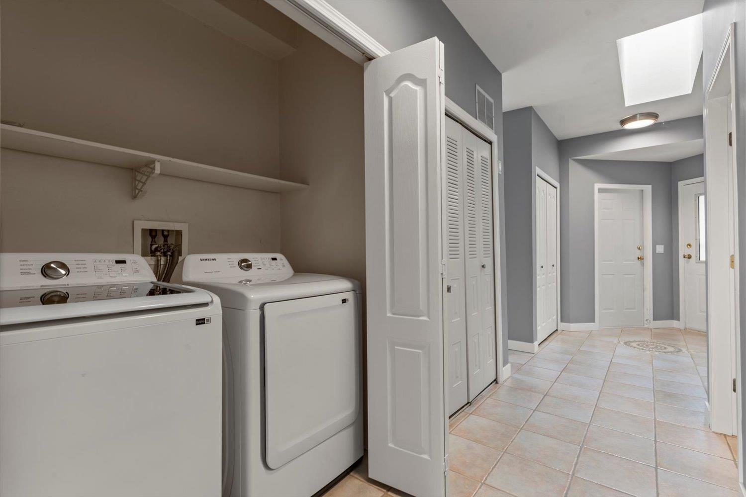 34 730 MCCOMBS DRIVE, Harrison Hot Springs, Harrison Hot Springs