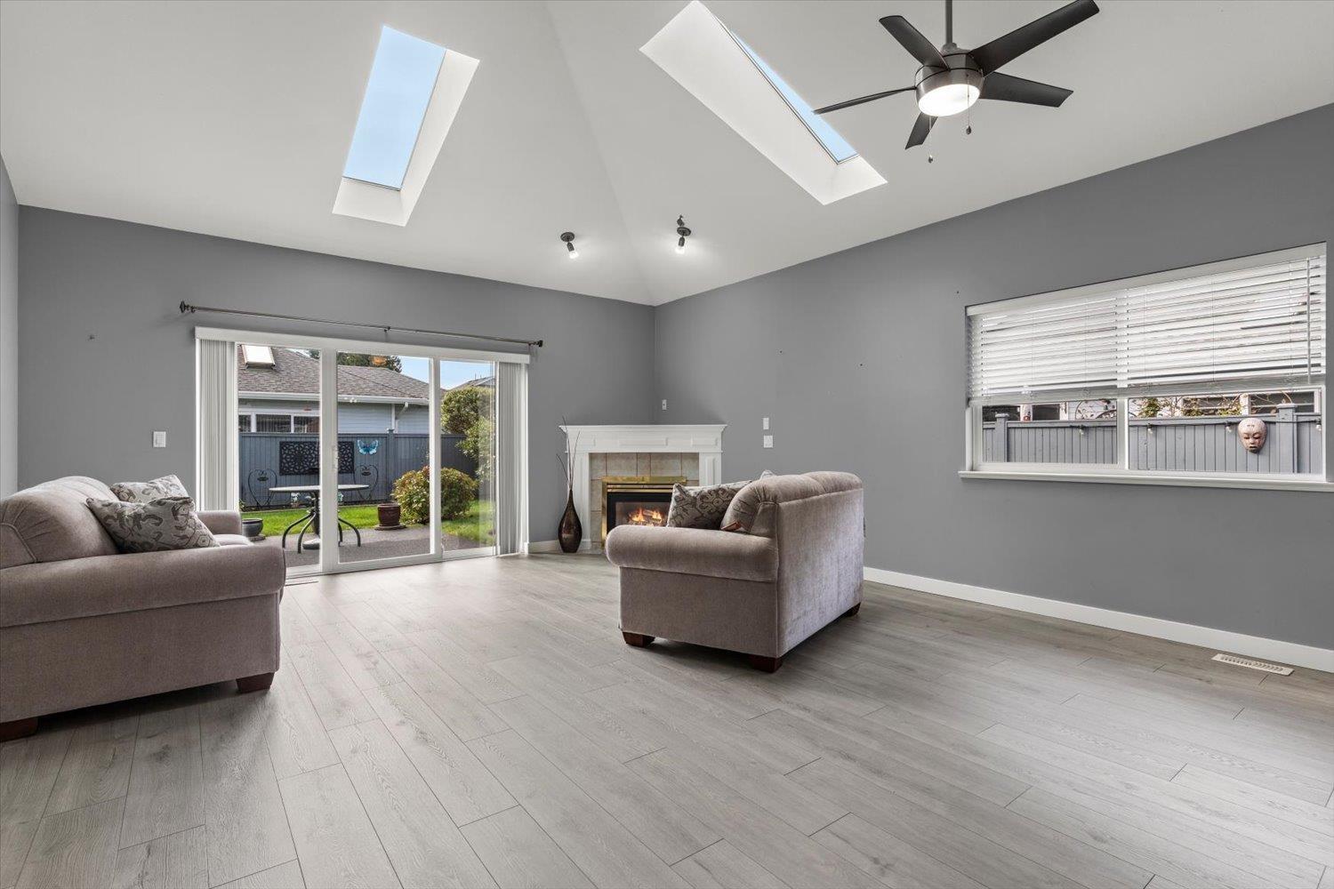 34 730 MCCOMBS DRIVE, Harrison Hot Springs, Harrison Hot Springs