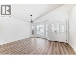 228 Woodside Crescent NW - photo 4