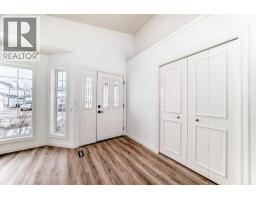 228 Woodside Crescent NW - photo 3