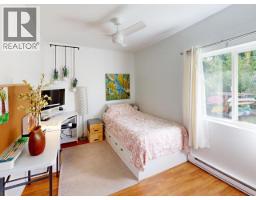 4706 Bowness Ave, Powell River, BC V8A3S3 Photo 10
