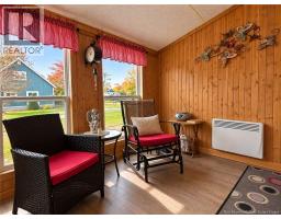 Living room - 676 St-pierre O Boulevard, Caraquet, NB E1W1A1 Photo 10