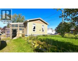 Foyer - 676 St-pierre O Boulevard, Caraquet, NB E1W1A1 Photo 8