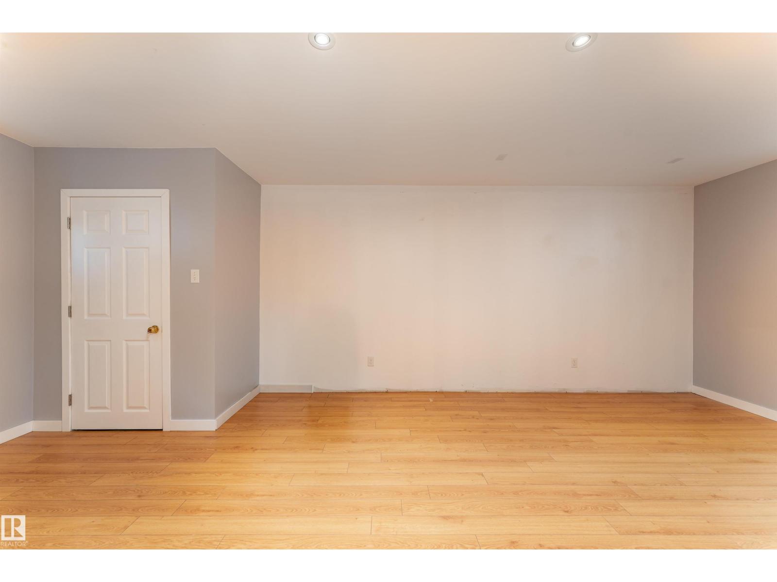 10320 76 ST NW - 26