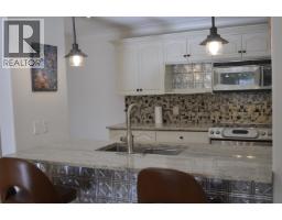 110 3176 Plateau Boulevard, Coquitlam, BC V3E3J2 Photo 6