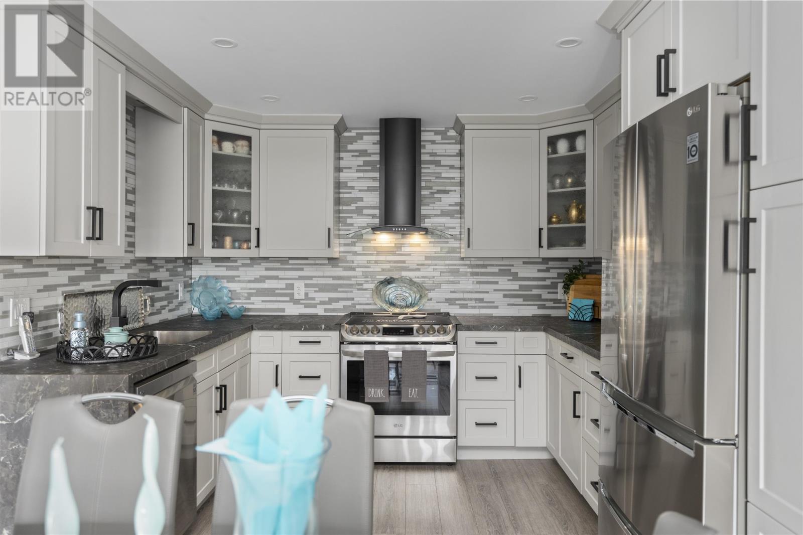 611 - 313 Macdonald AVE - 13