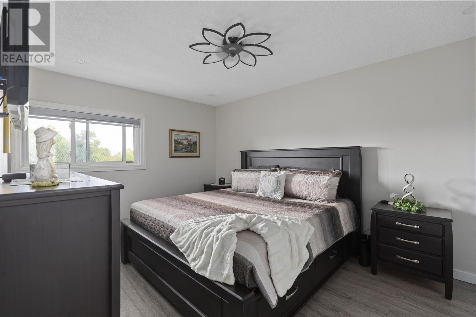 611 - 313 Macdonald AVE - 14