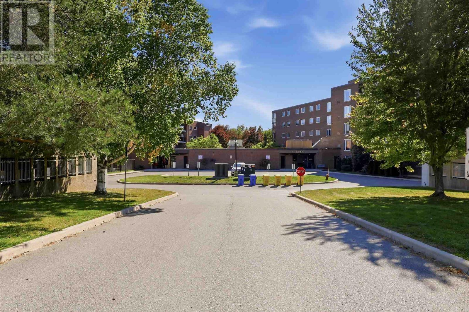 611 - 313 Macdonald AVE - 38