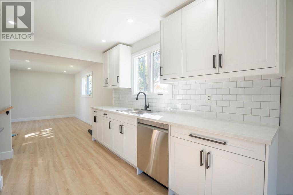 11 Glenwood AVE - Image 13
